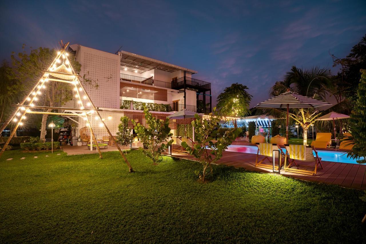 The Modeva Hotel Kanchanaburi Exterior photo